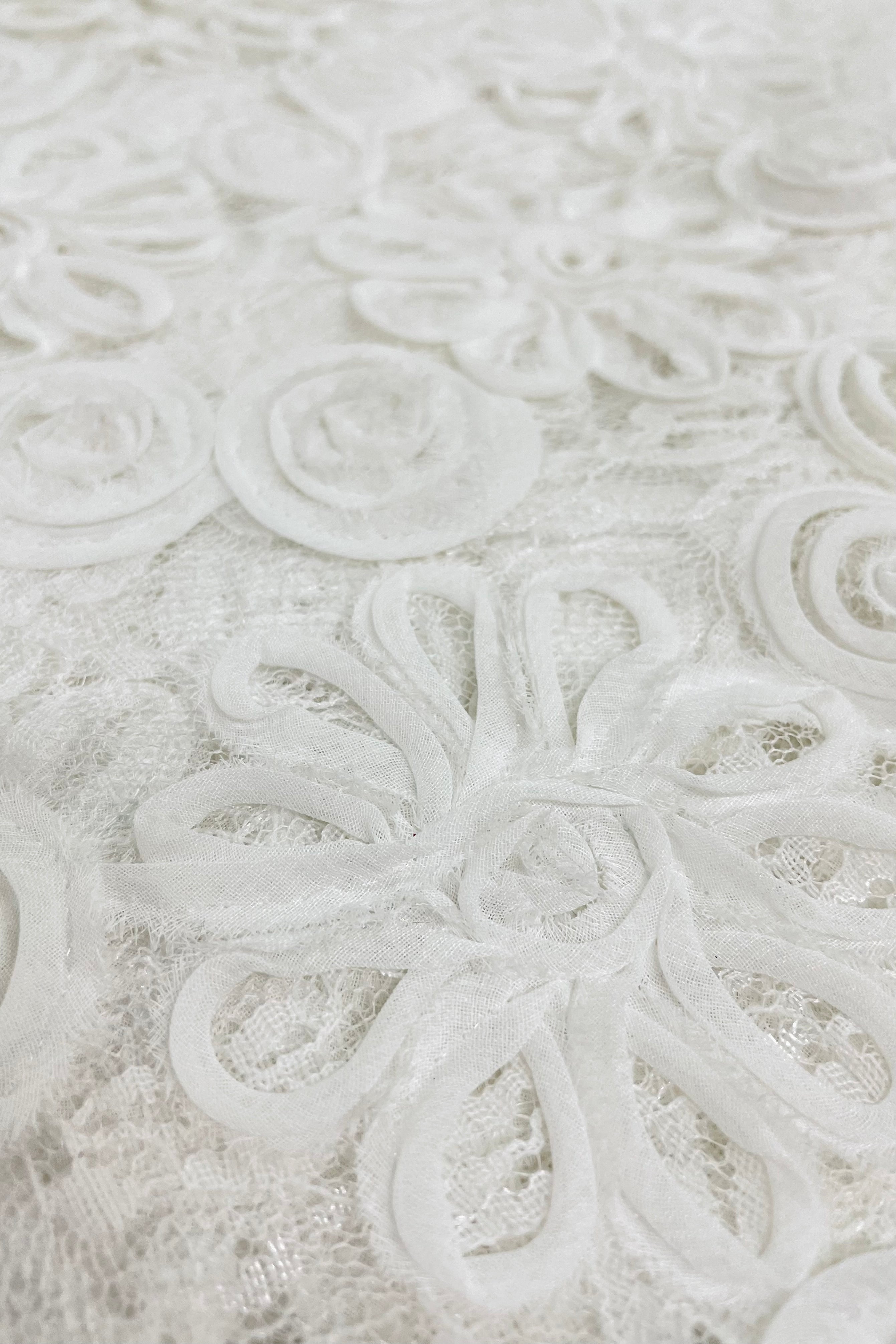 Daisy Lace White ANTHILLfabrics